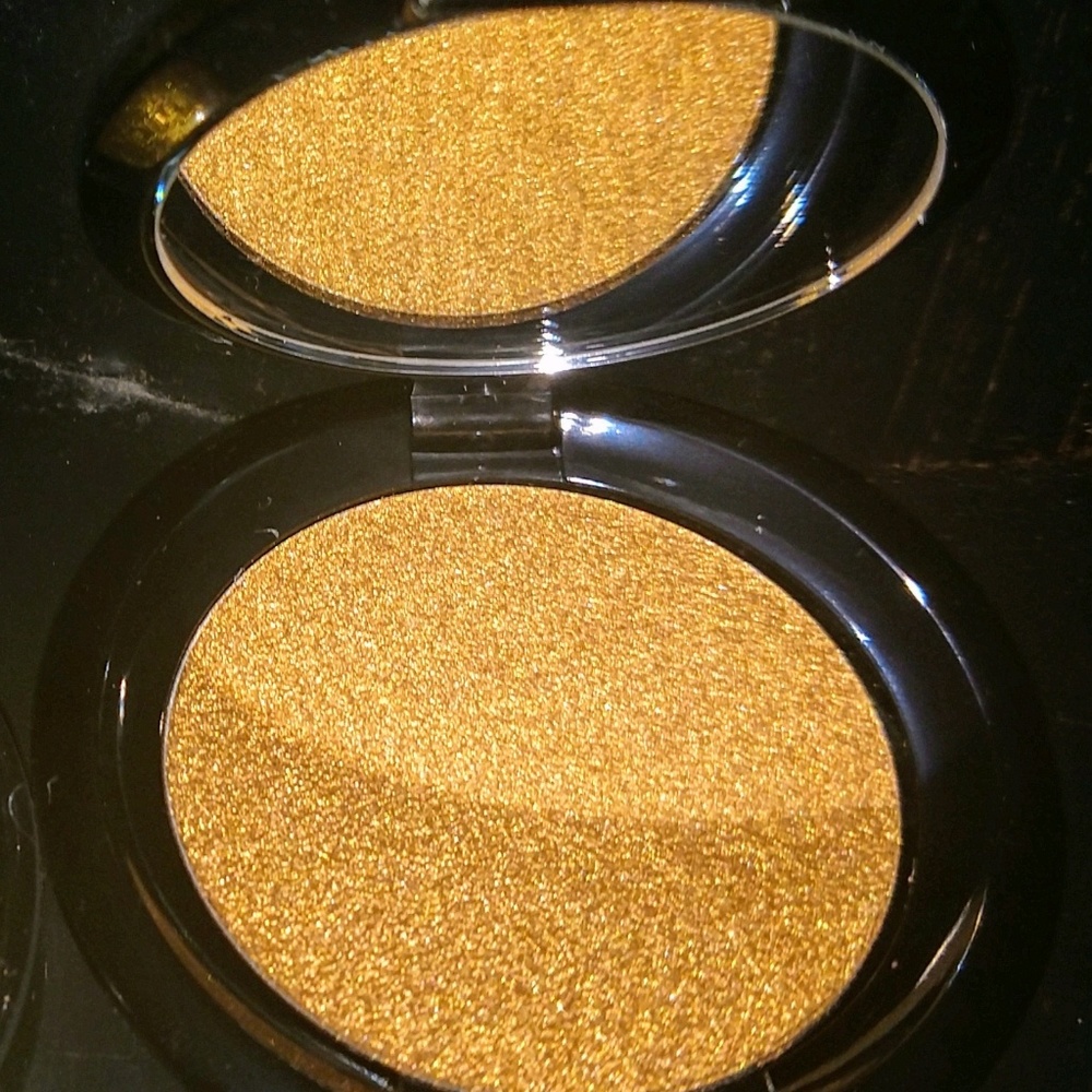 PAT McGRATH labs Gold 005 cream!